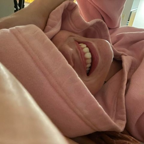 Meet your Posher, Roselyamber - Picture 1 of 1